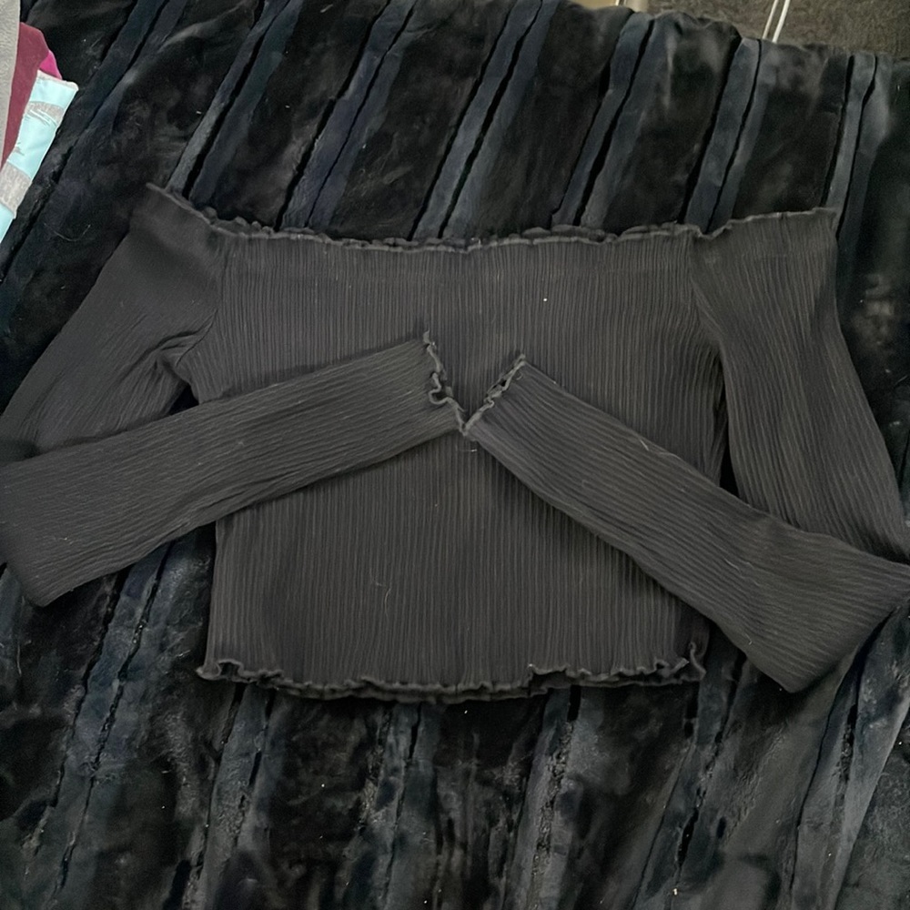 Long sleeve off the shoulder crop top